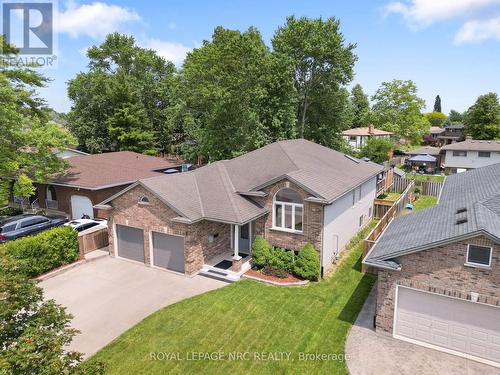 Approximately 2581 Sq Ft (AG/BG)