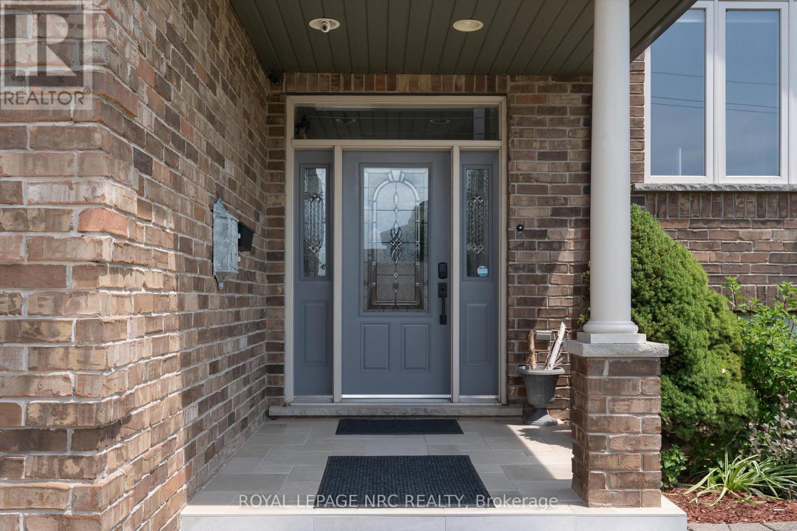 












346 CLARE AVENUE

,
Welland (Prince Charles),




Ontario
L3C5R2

