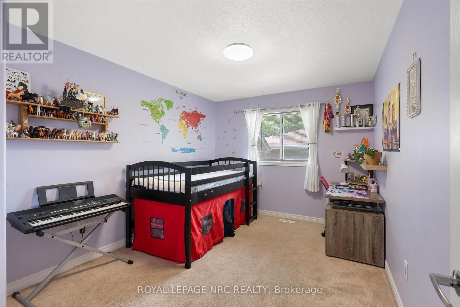 












346 CLARE AVENUE

,
Welland (Prince Charles),




Ontario
L3C5R2


