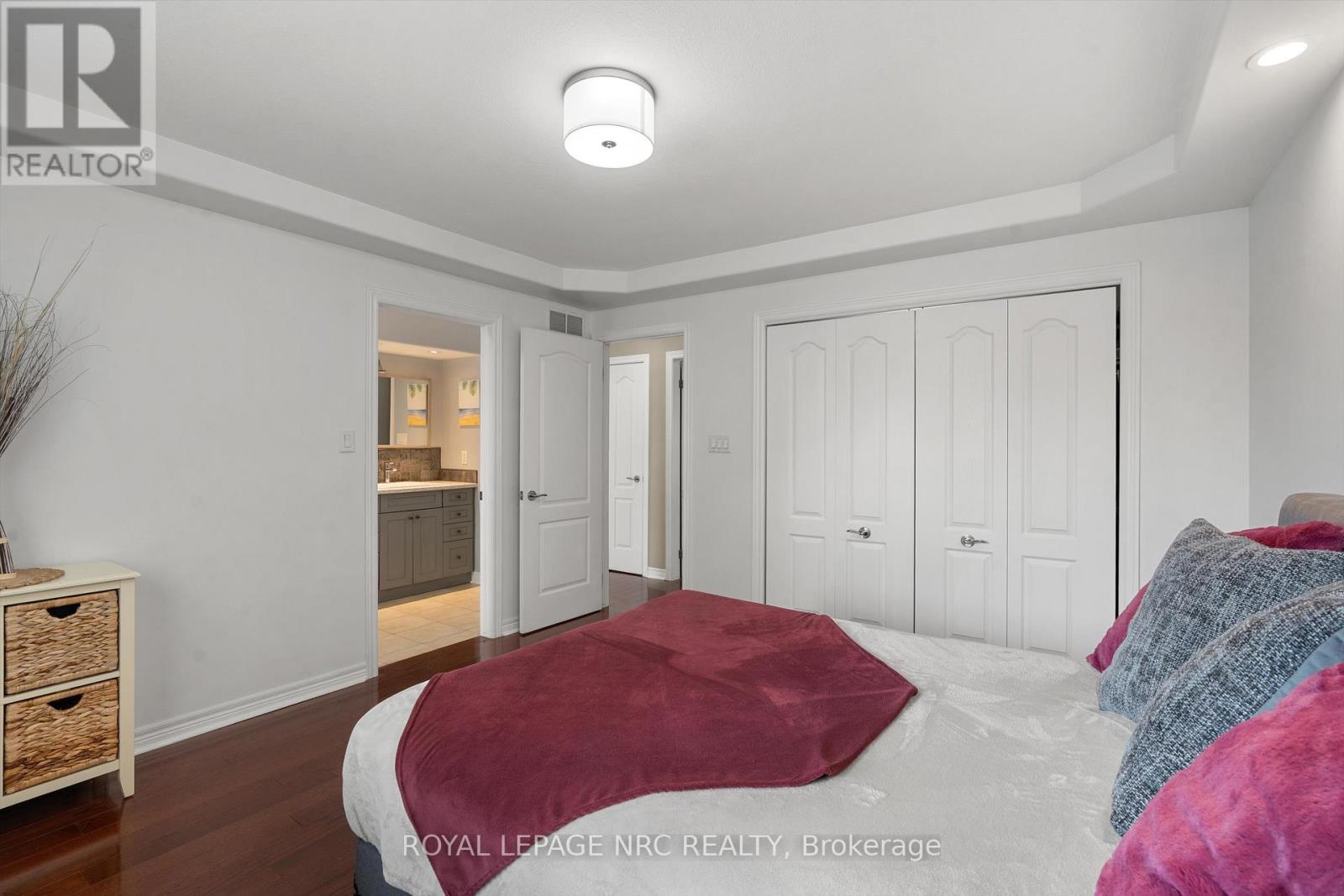 












346 CLARE AVENUE

,
Welland (Prince Charles),




Ontario
L3C5R2


