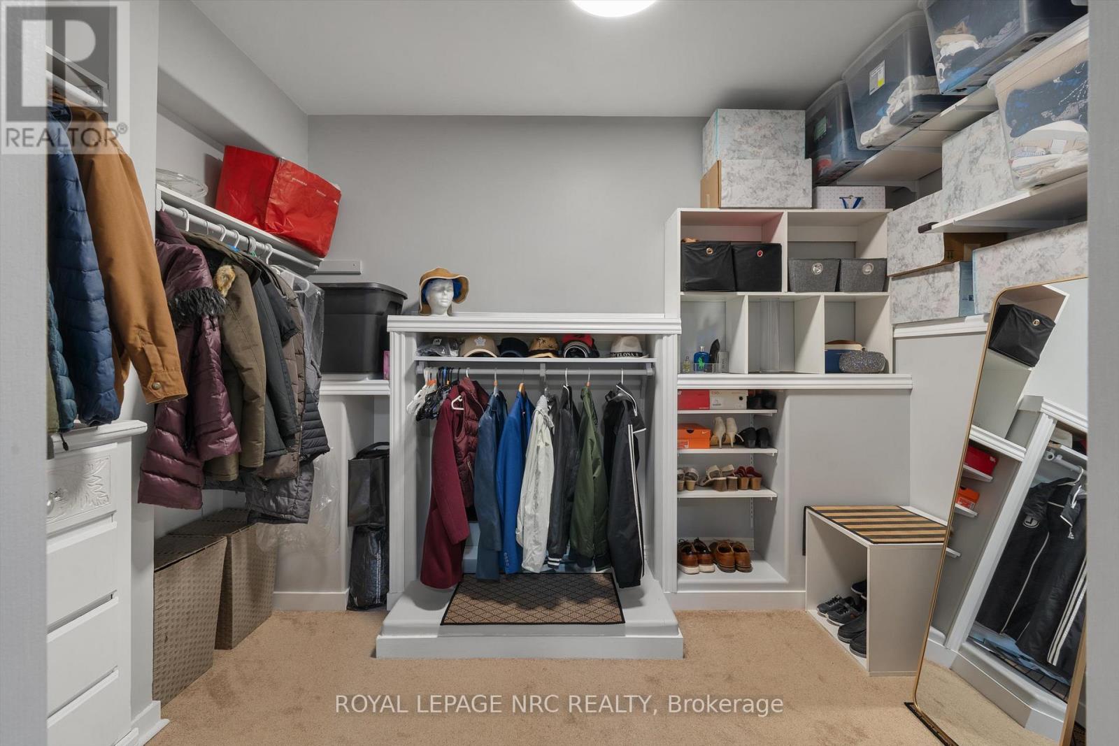 












346 CLARE AVENUE

,
Welland (Prince Charles),




Ontario
L3C5R2

