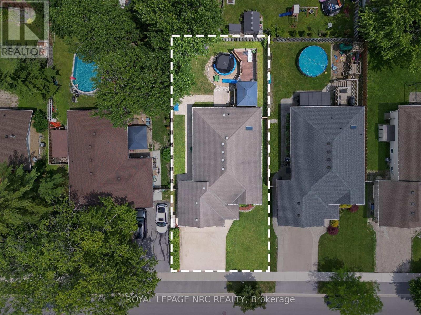 












346 CLARE AVENUE

,
Welland (Prince Charles),




Ontario
L3C5R2


