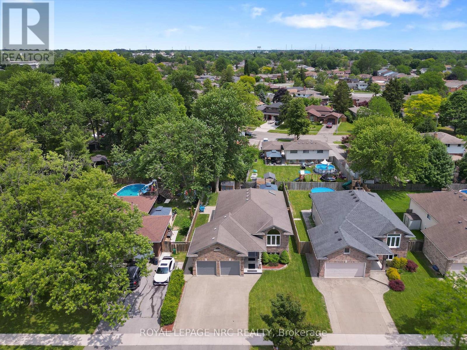 












346 CLARE AVENUE

,
Welland (Prince Charles),




Ontario
L3C5R2

