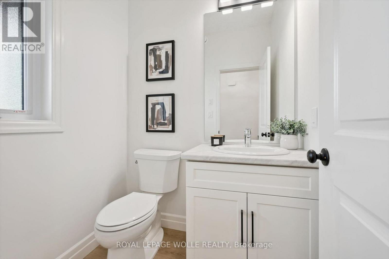 












44 WEYMOUTH STREET

,
Woolwich,




Ontario
N3B0G3

