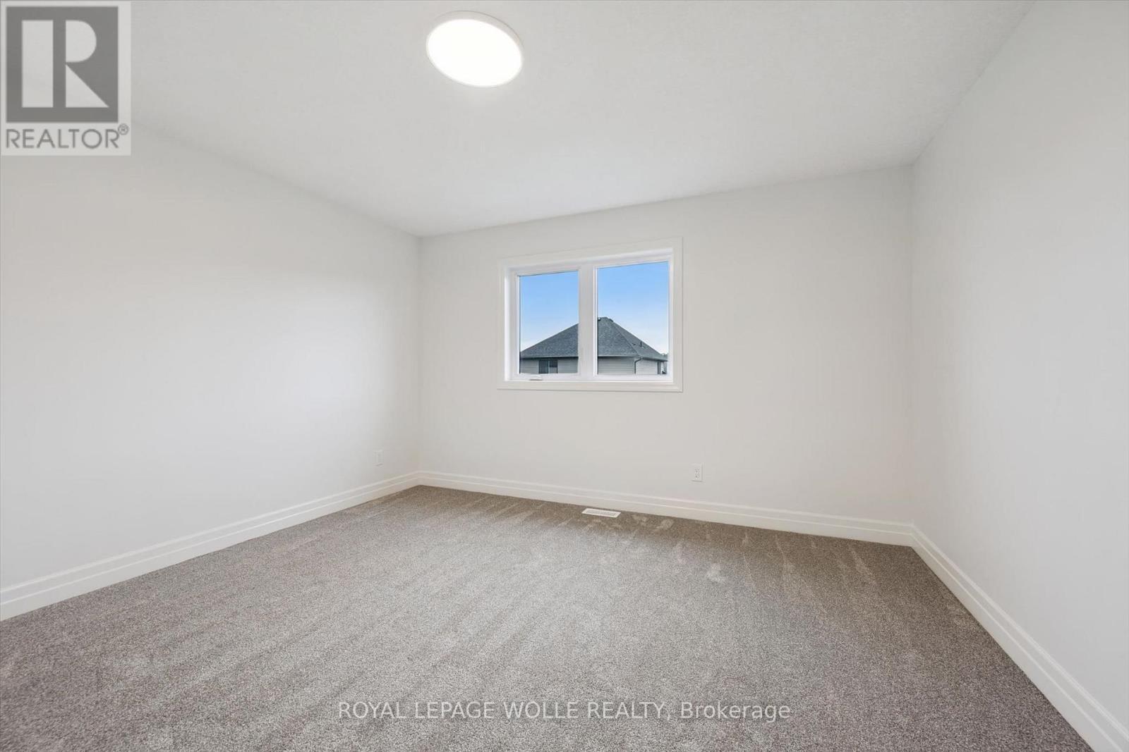 












44 WEYMOUTH STREET

,
Woolwich,




Ontario
N3B0G3

