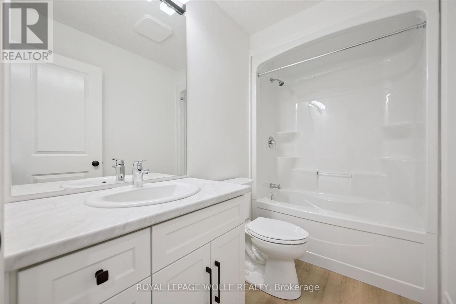 












44 WEYMOUTH STREET

,
Woolwich,




Ontario
N3B0G3

