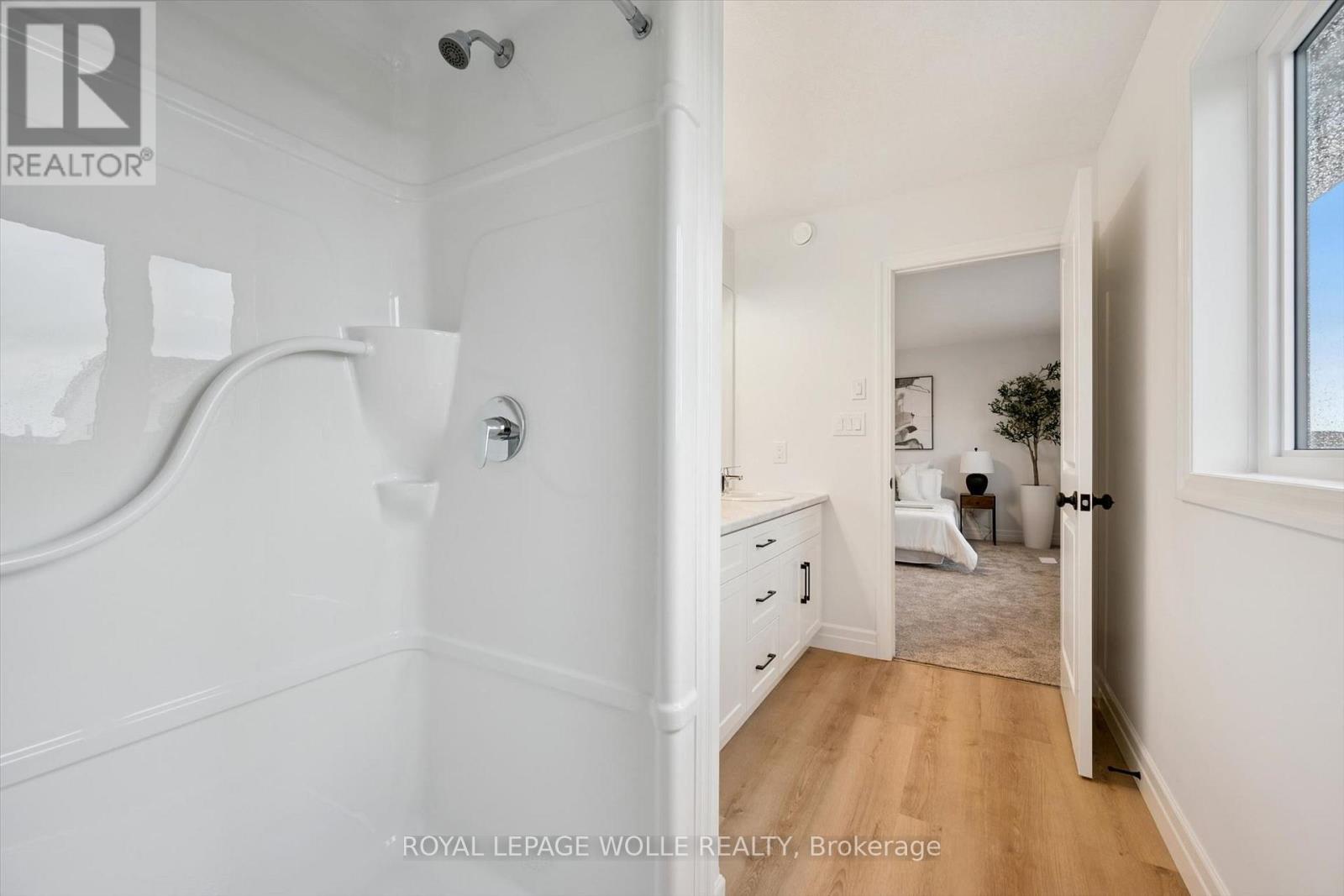 












44 WEYMOUTH STREET

,
Woolwich,




Ontario
N3B0G3

