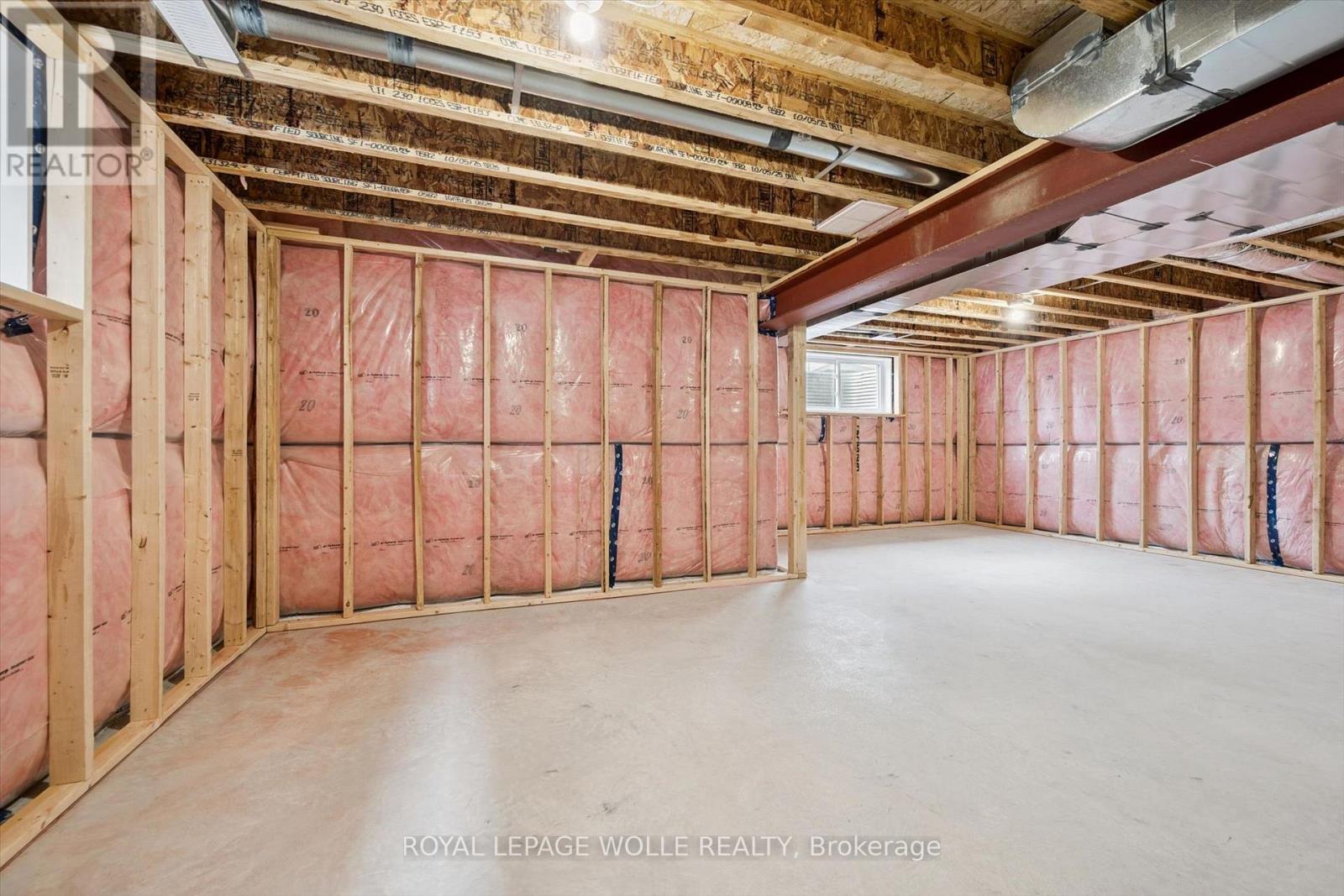 












44 WEYMOUTH STREET

,
Woolwich,




Ontario
N3B0G3

