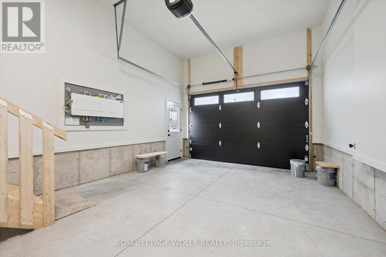












44 WEYMOUTH STREET

,
Woolwich,




Ontario
N3B0G3

