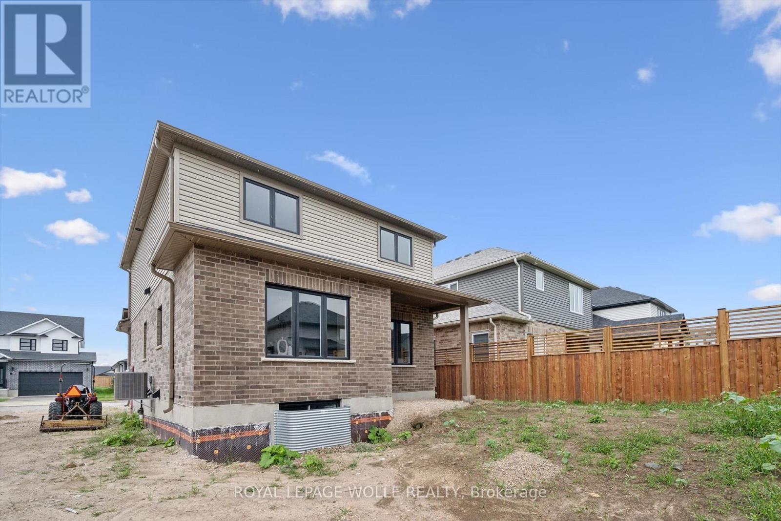 












44 WEYMOUTH STREET

,
Woolwich,




Ontario
N3B0G3

