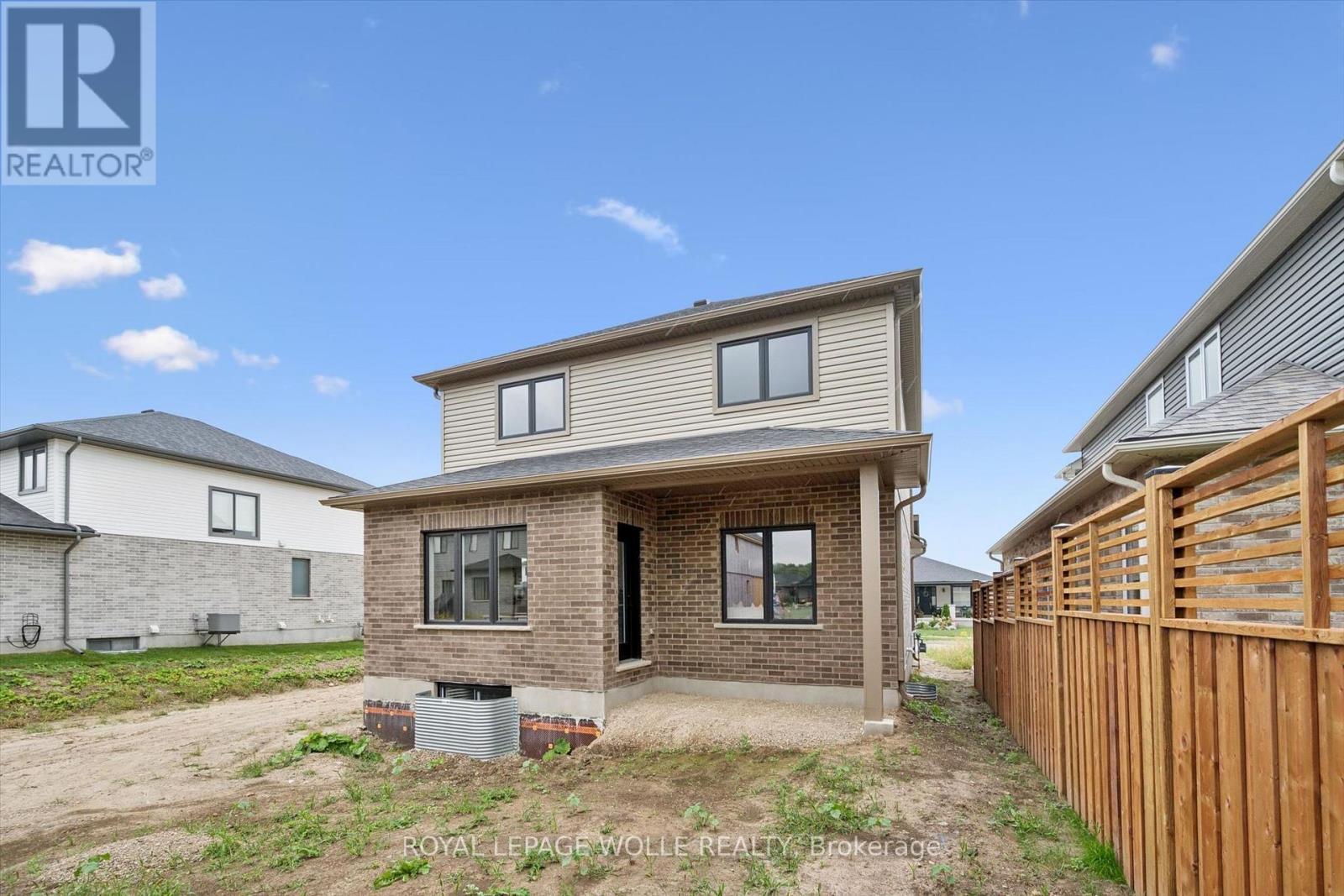 












44 WEYMOUTH STREET

,
Woolwich,




Ontario
N3B0G3

