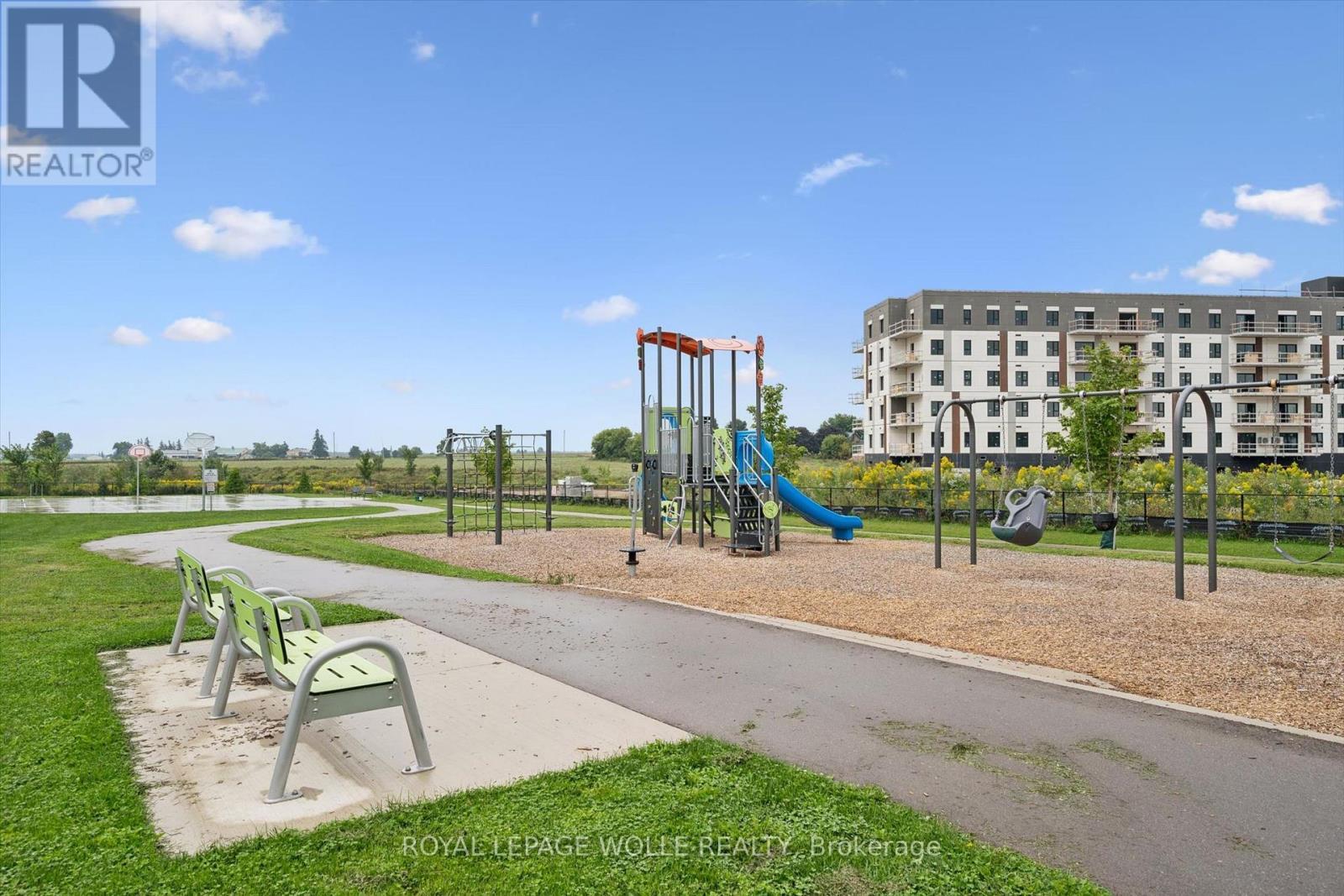 












44 WEYMOUTH STREET

,
Woolwich,




Ontario
N3B0G3

