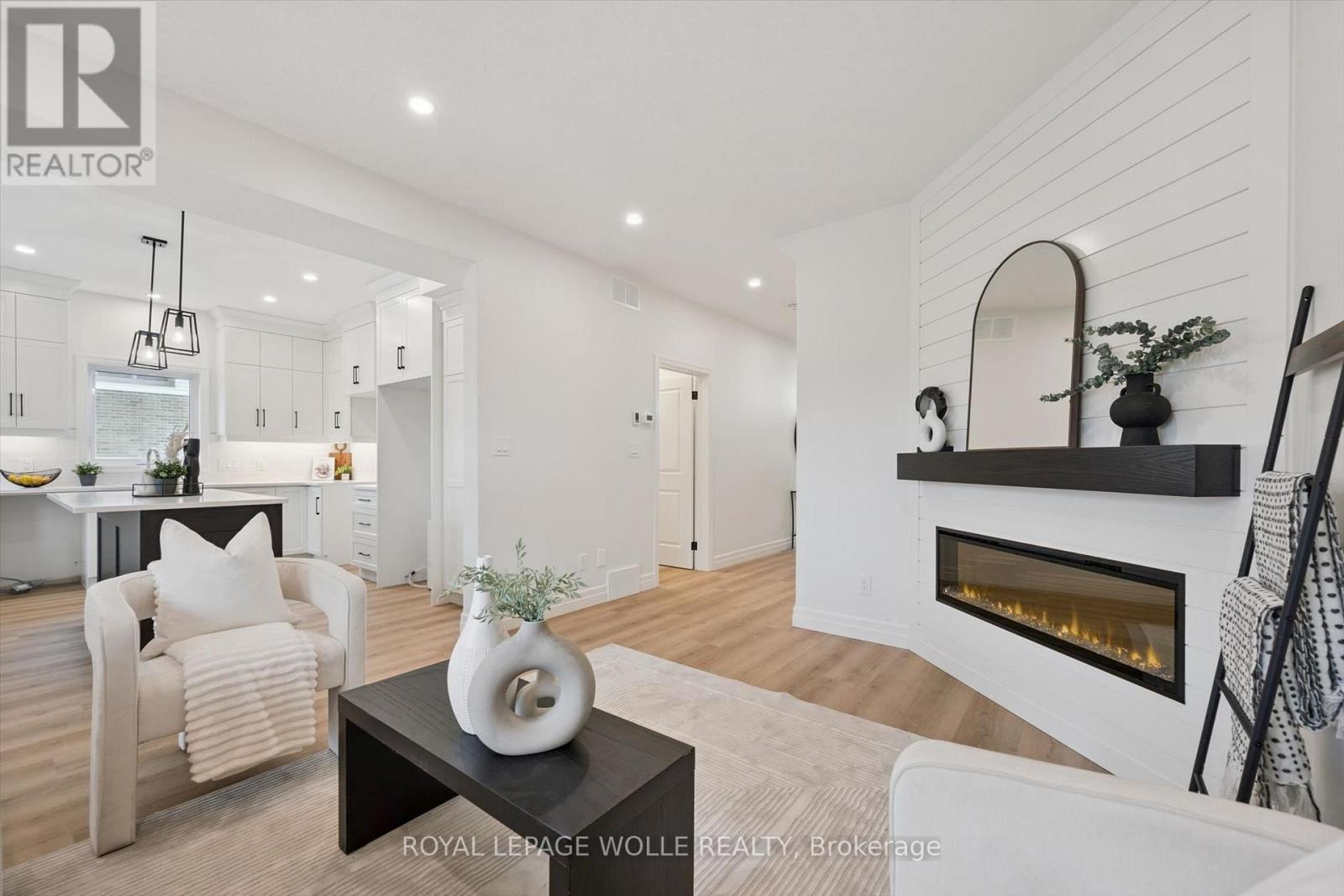 












44 WEYMOUTH STREET

,
Woolwich,




Ontario
N3B0G3

