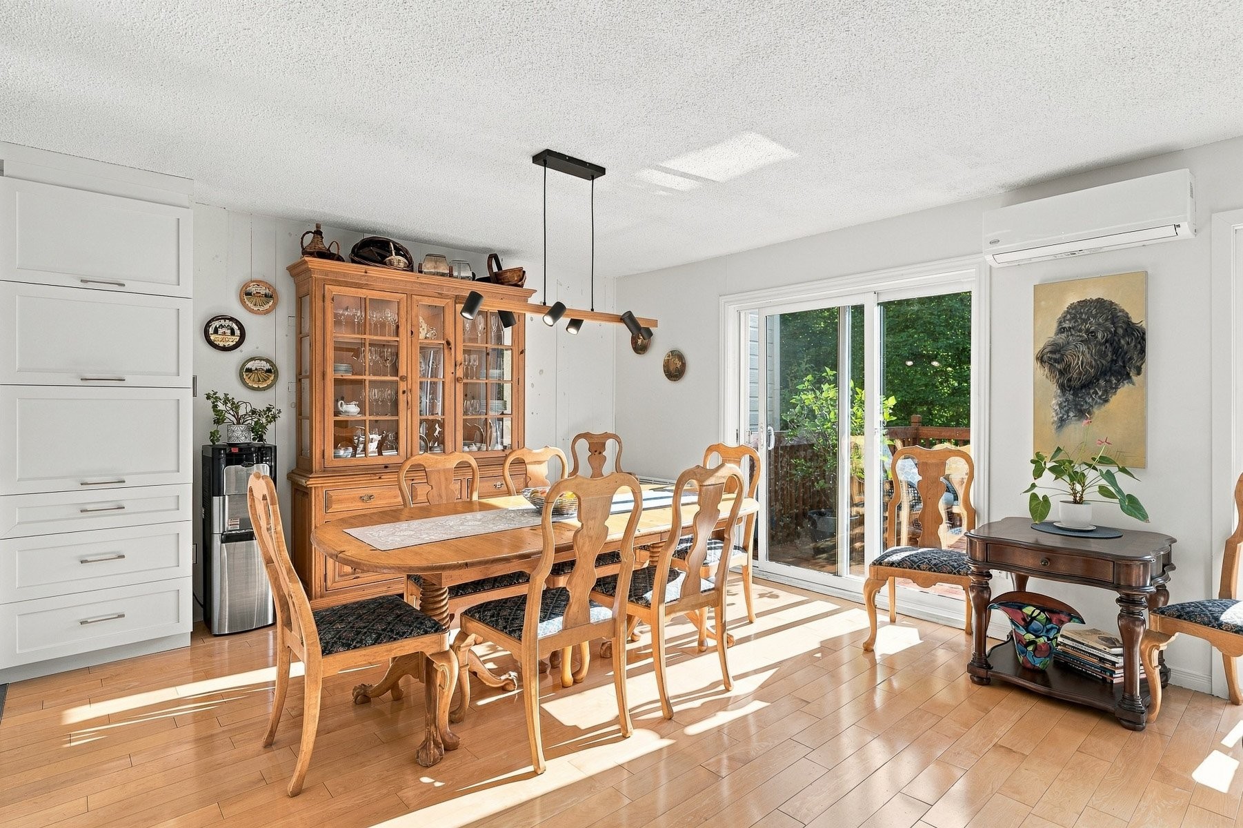









1397


Rue du Bourg-du-Lac

,
Sainte-Adèle,




QC
J8B3A2

