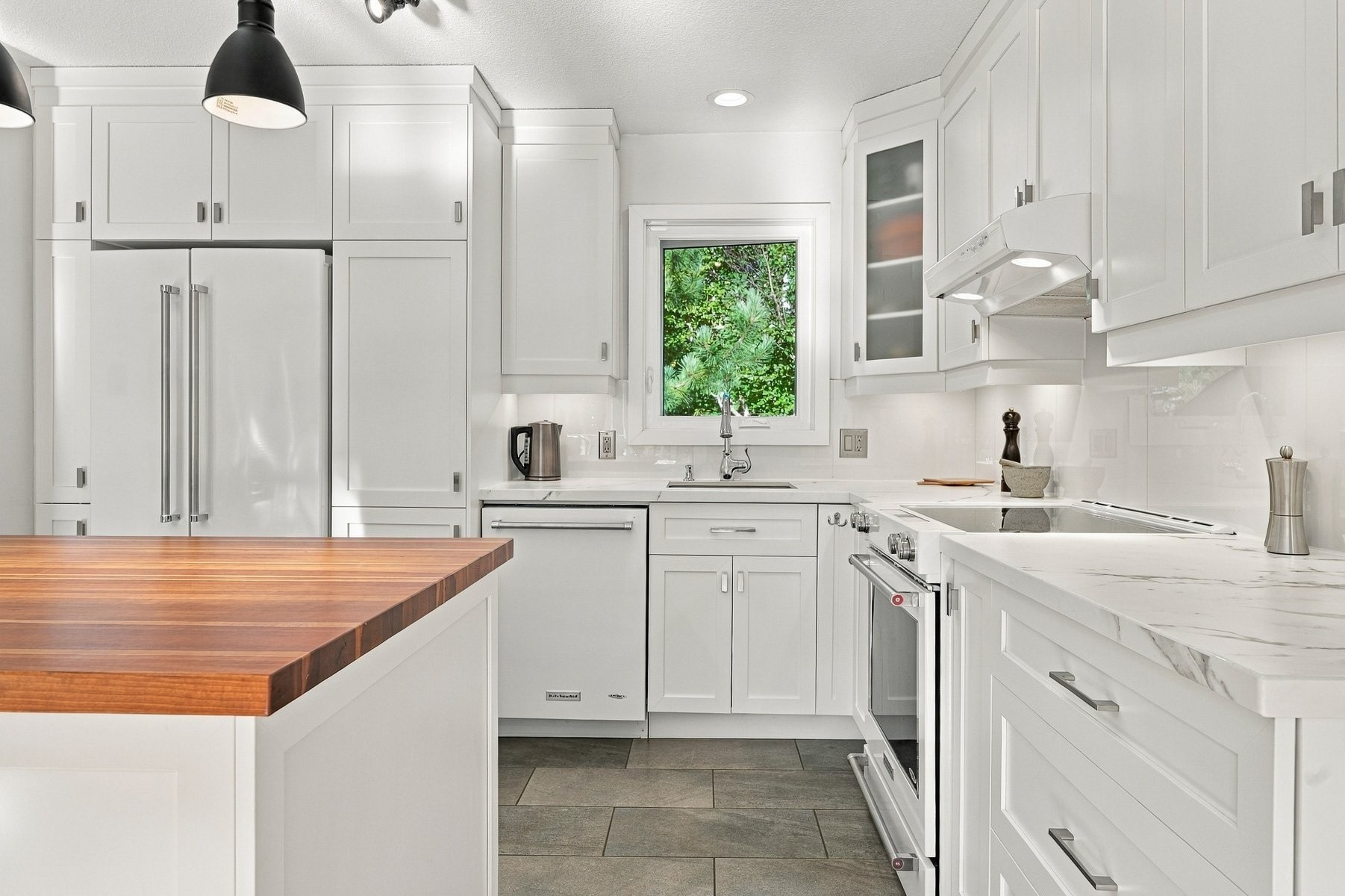 









1397


Rue du Bourg-du-Lac

,
Sainte-Adèle,




QC
J8B3A2

