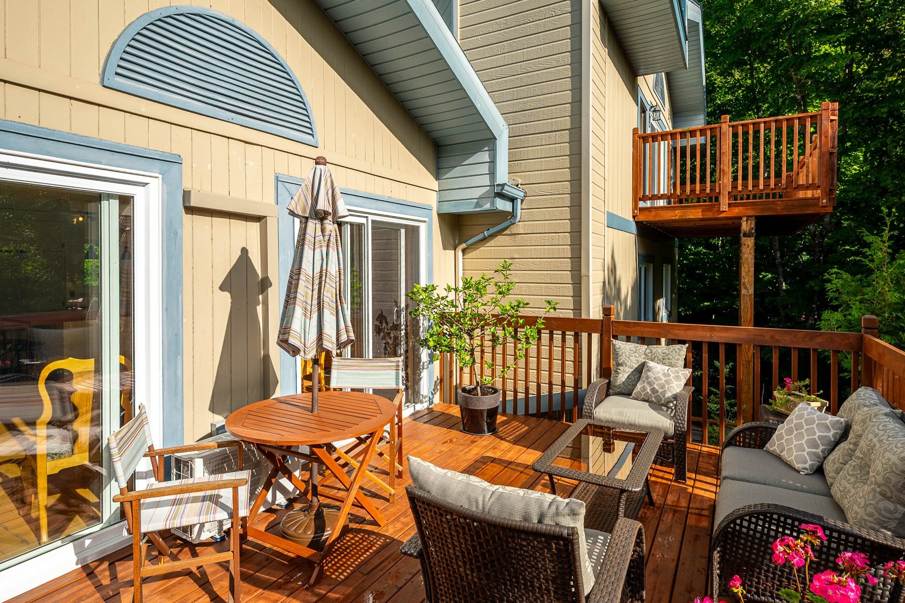 









1397


Rue du Bourg-du-Lac

,
Sainte-Adèle,




QC
J8B3A2

