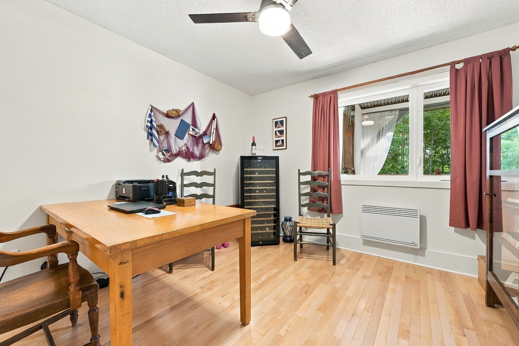 









1397


Rue du Bourg-du-Lac

,
Sainte-Adèle,




QC
J8B3A2

