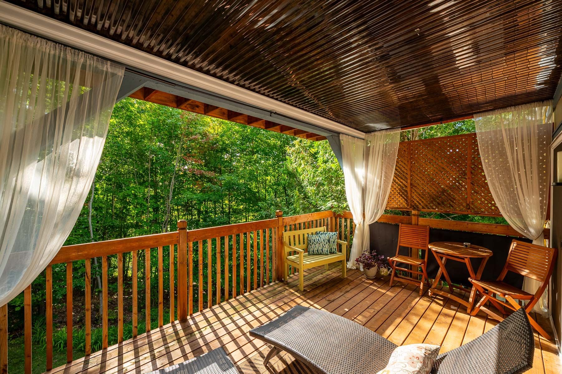









1397


Rue du Bourg-du-Lac

,
Sainte-Adèle,




QC
J8B3A2

