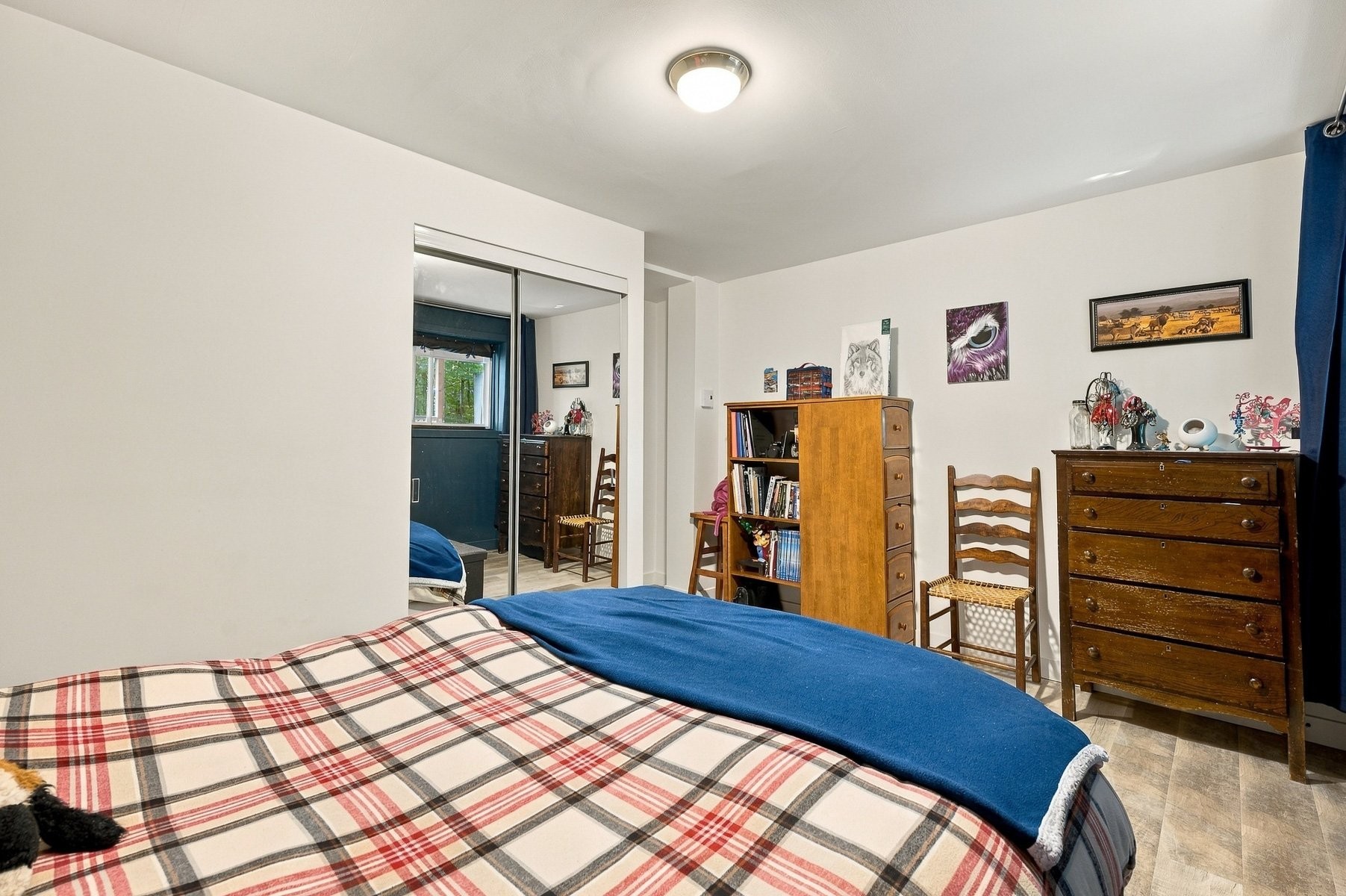 









1397


Rue du Bourg-du-Lac

,
Sainte-Adèle,




QC
J8B3A2

