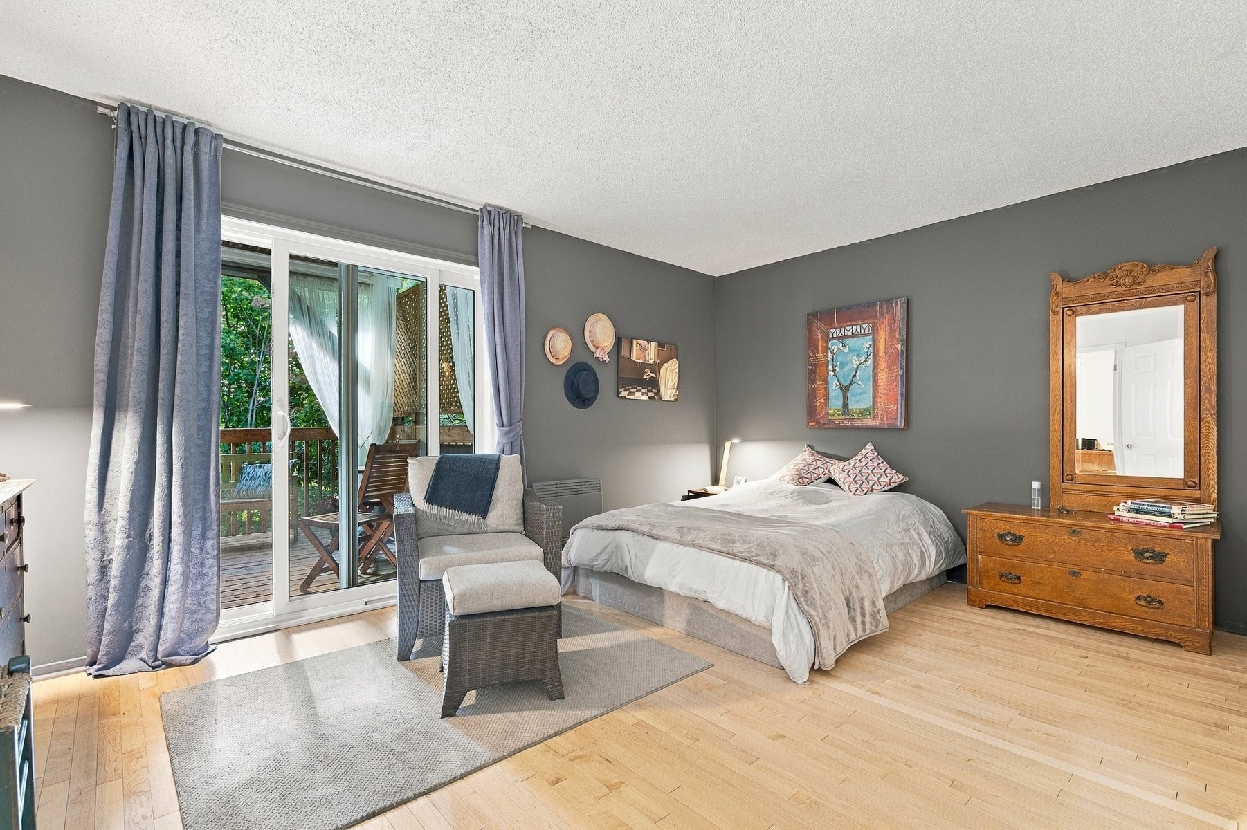









1397


Rue du Bourg-du-Lac

,
Sainte-Adèle,




QC
J8B3A2


