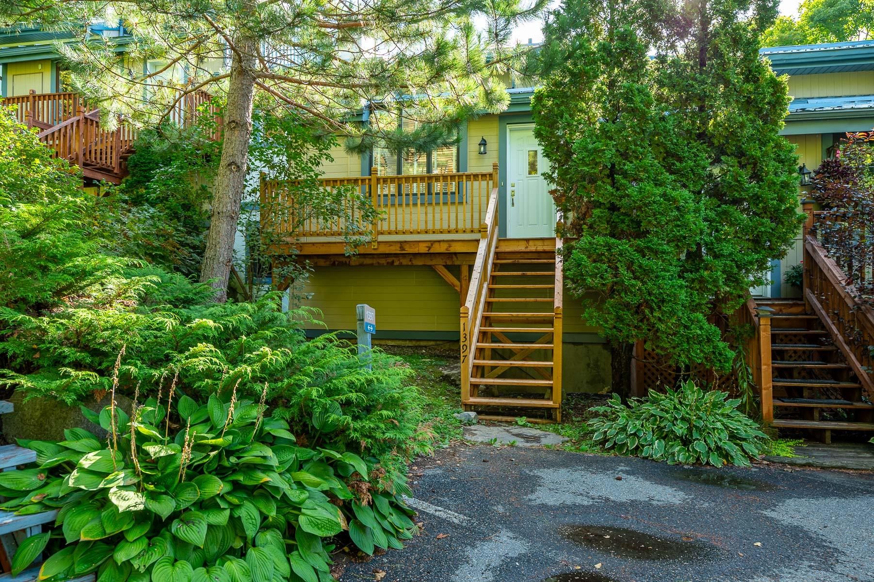 









1397


Rue du Bourg-du-Lac

,
Sainte-Adèle,




QC
J8B3A2

