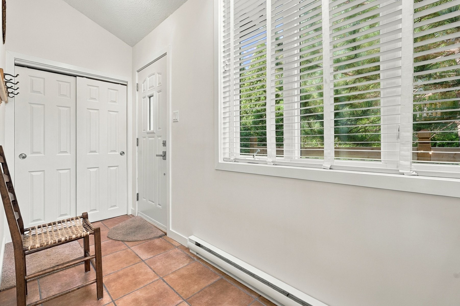









1397


Rue du Bourg-du-Lac

,
Sainte-Adèle,




QC
J8B3A2

