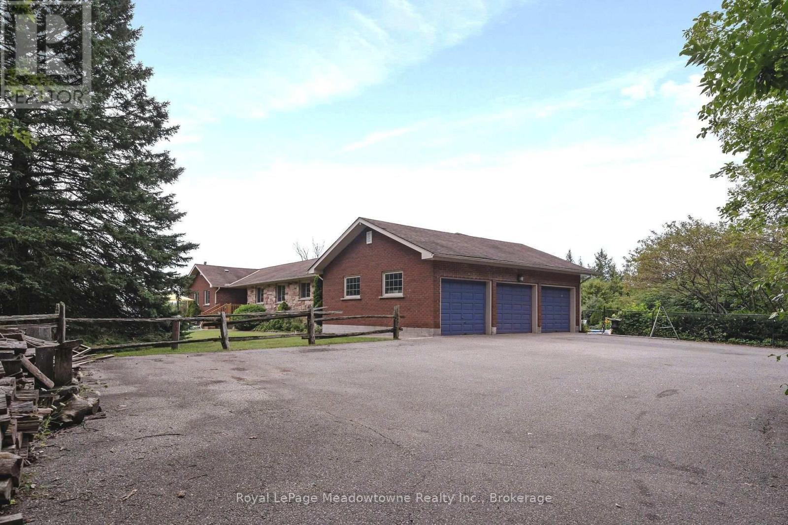 












13306 SIXTH LINE NASSAGAWEYA

,
Milton (NA Rural Nassagaweya),




Ontario
L7J2L7

