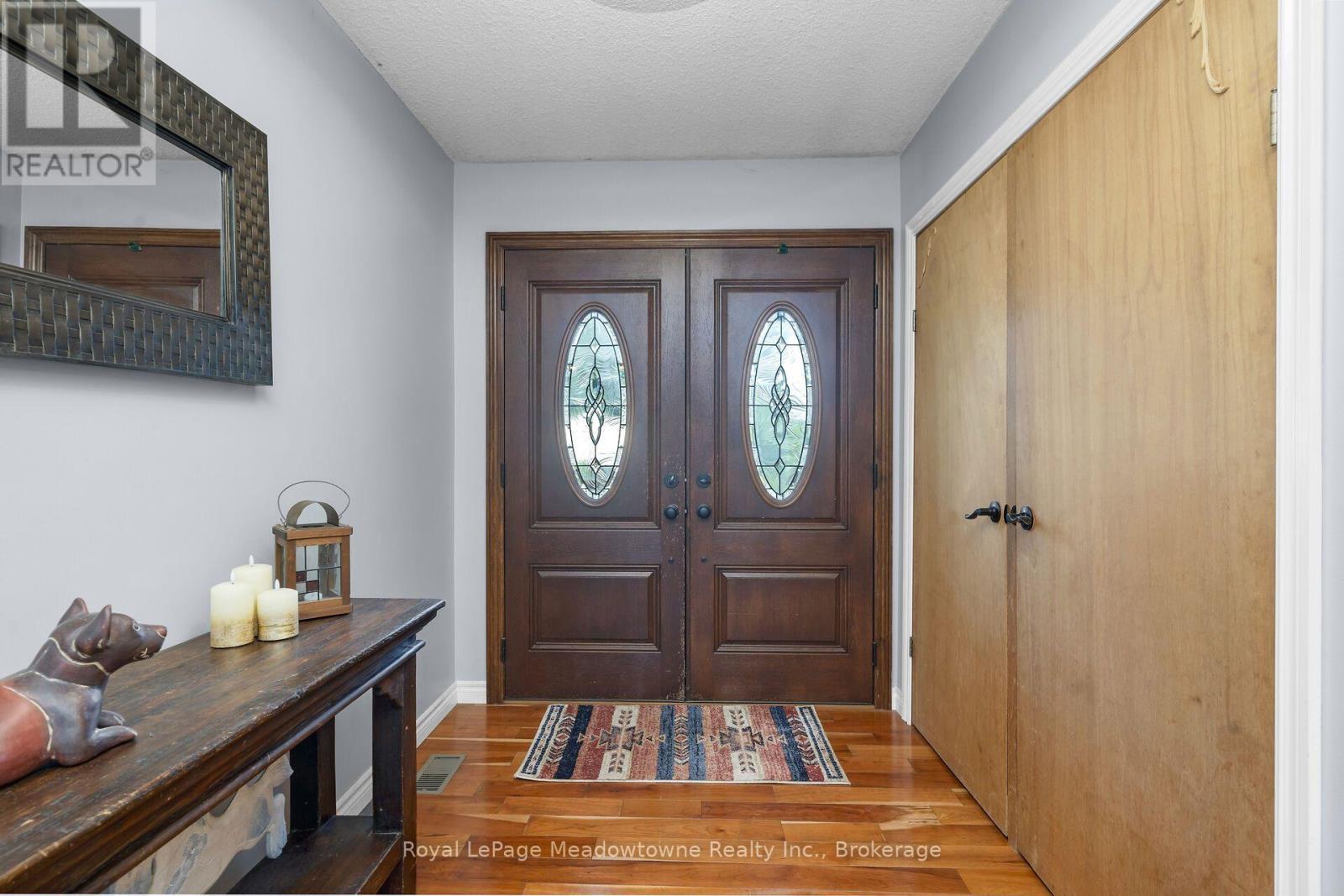 












13306 SIXTH LINE NASSAGAWEYA

,
Milton (NA Rural Nassagaweya),




Ontario
L7J2L7

