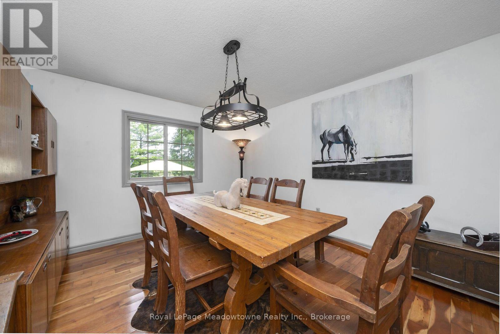 












13306 SIXTH LINE NASSAGAWEYA

,
Milton (NA Rural Nassagaweya),




Ontario
L7J2L7

