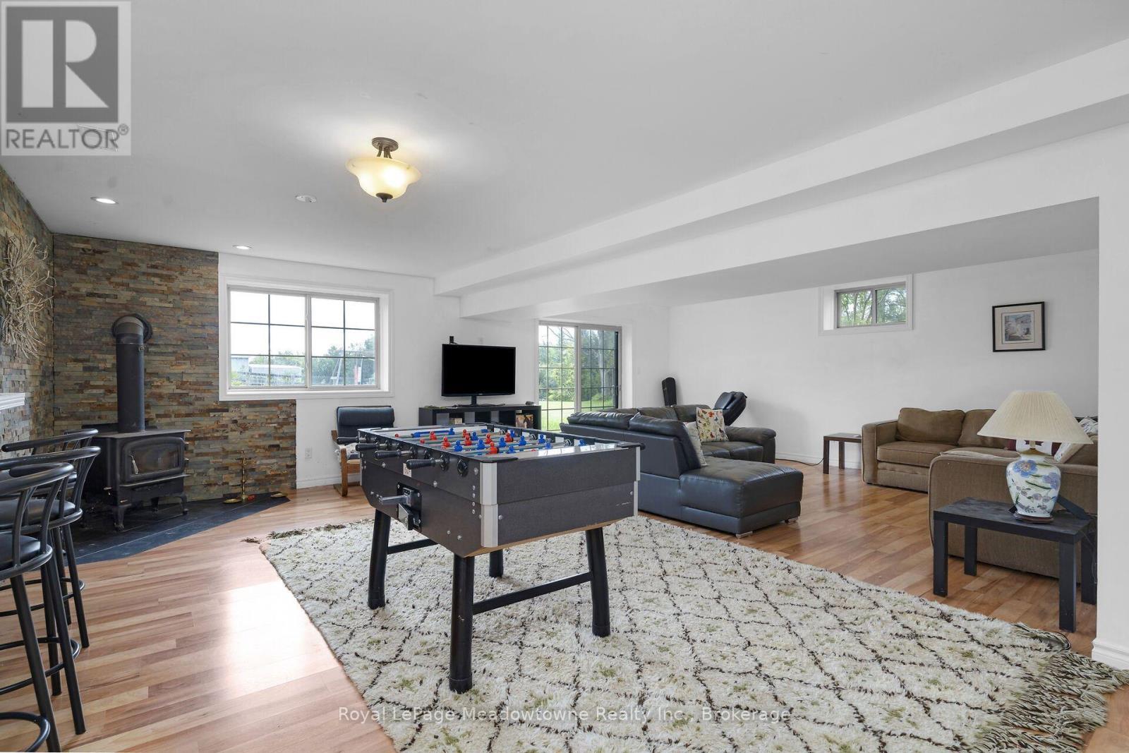 












13306 SIXTH LINE NASSAGAWEYA

,
Milton (NA Rural Nassagaweya),




Ontario
L7J2L7

