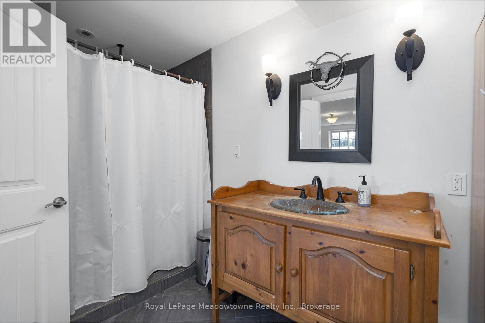 












13306 SIXTH LINE NASSAGAWEYA

,
Milton (NA Rural Nassagaweya),




Ontario
L7J2L7

