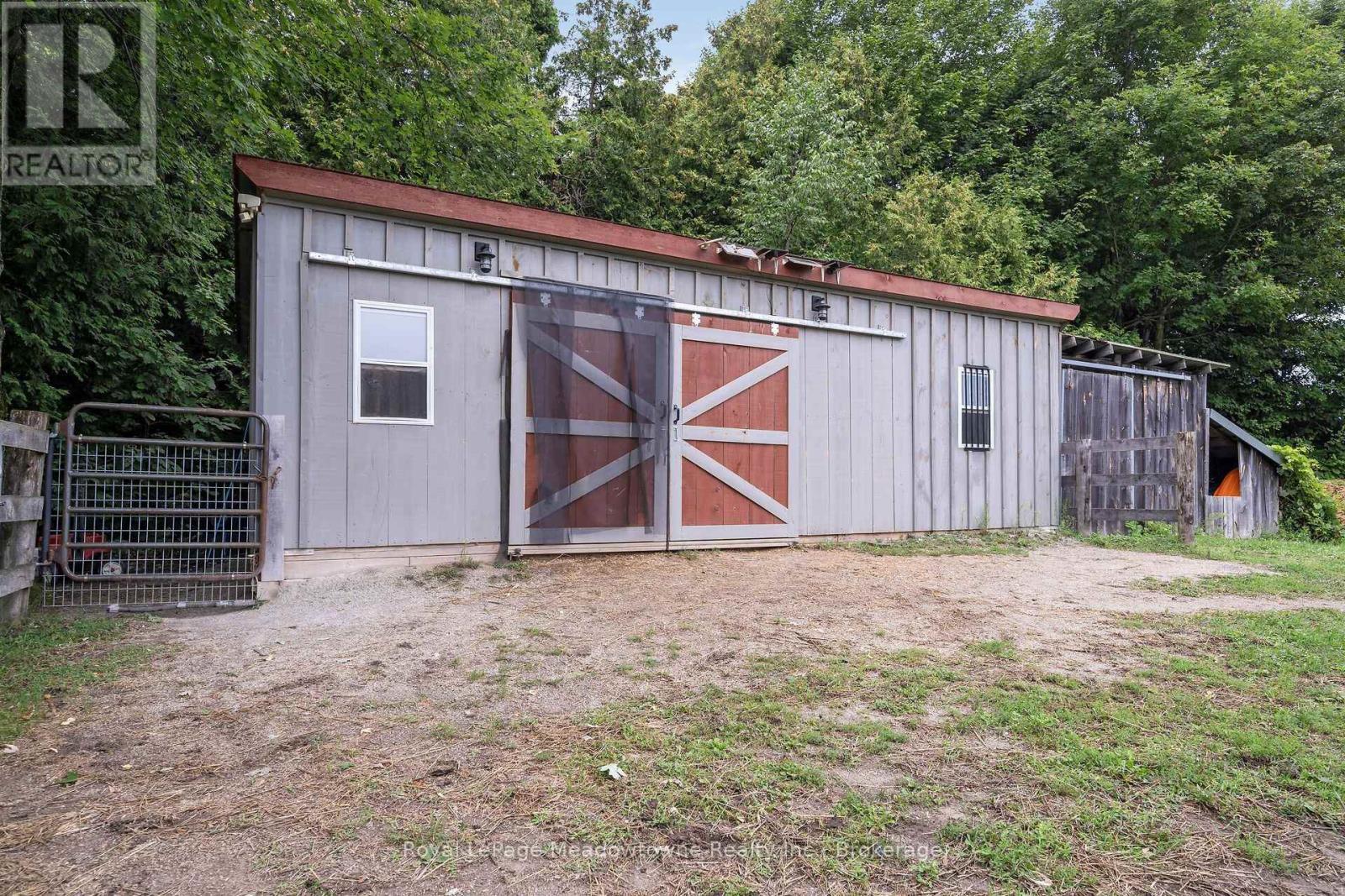 












13306 SIXTH LINE NASSAGAWEYA

,
Milton (NA Rural Nassagaweya),




Ontario
L7J2L7

