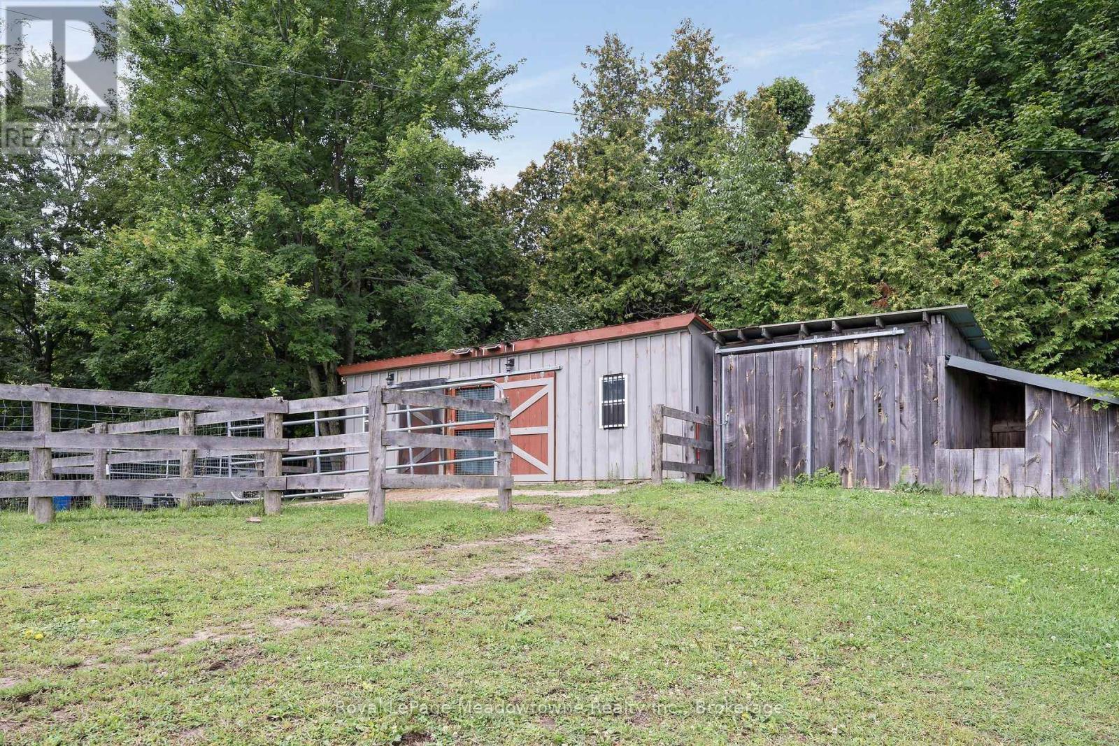 












13306 SIXTH LINE NASSAGAWEYA

,
Milton (NA Rural Nassagaweya),




Ontario
L7J2L7

