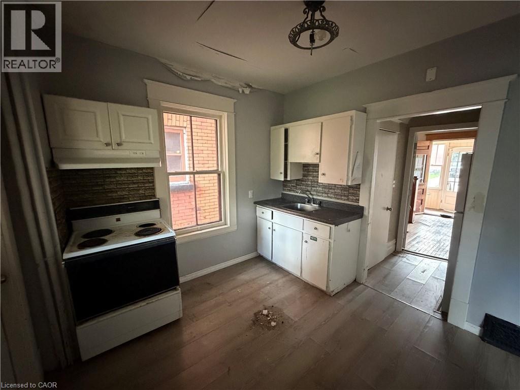 












246 ST JAMES Street

,
Sault Ste. Marie,




Ontario
P6A1P6

