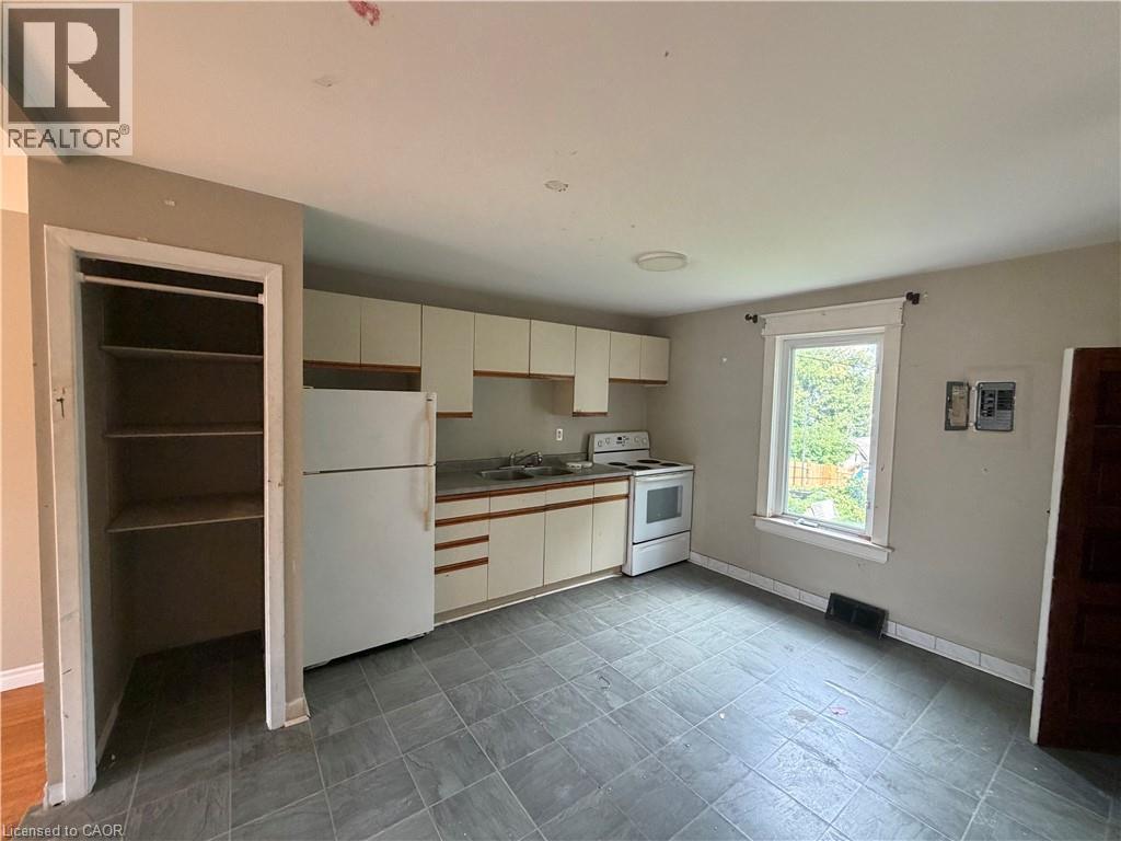 












246 ST JAMES Street

,
Sault Ste. Marie,




Ontario
P6A1P6

