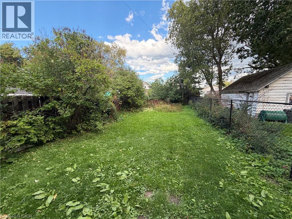 












246 ST JAMES Street

,
Sault Ste. Marie,




Ontario
P6A1P6

