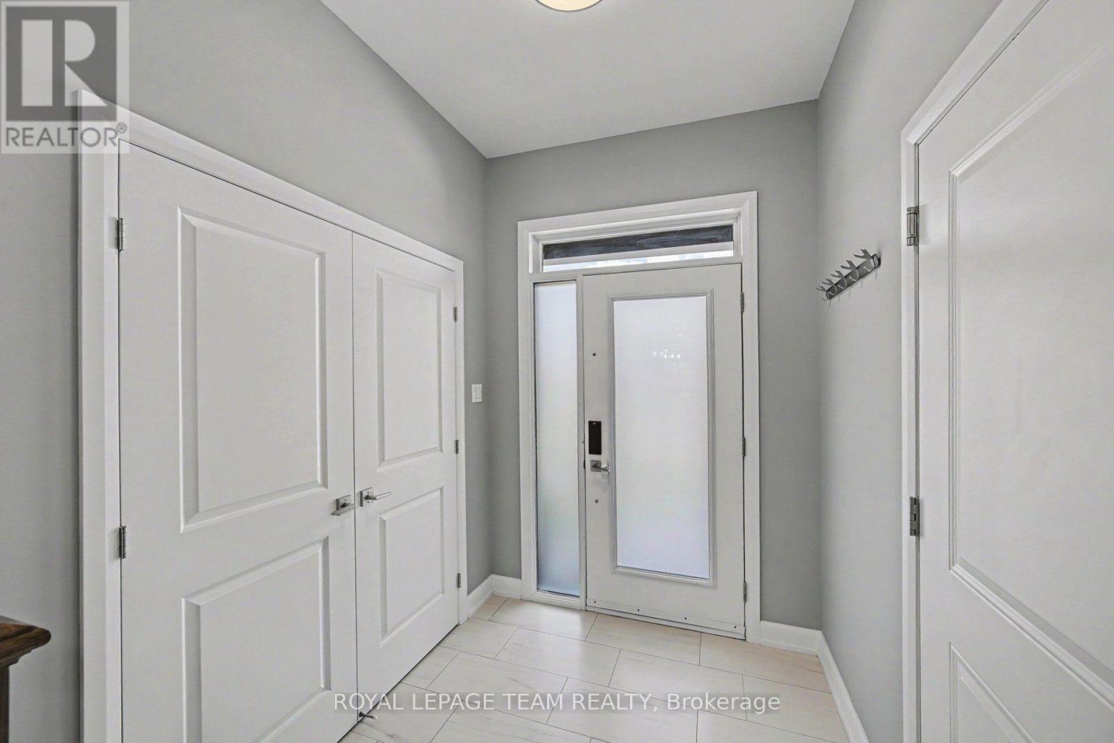 












14 BERRYMAN STREET

,
Carleton Place,




Ontario
K7C0H6

