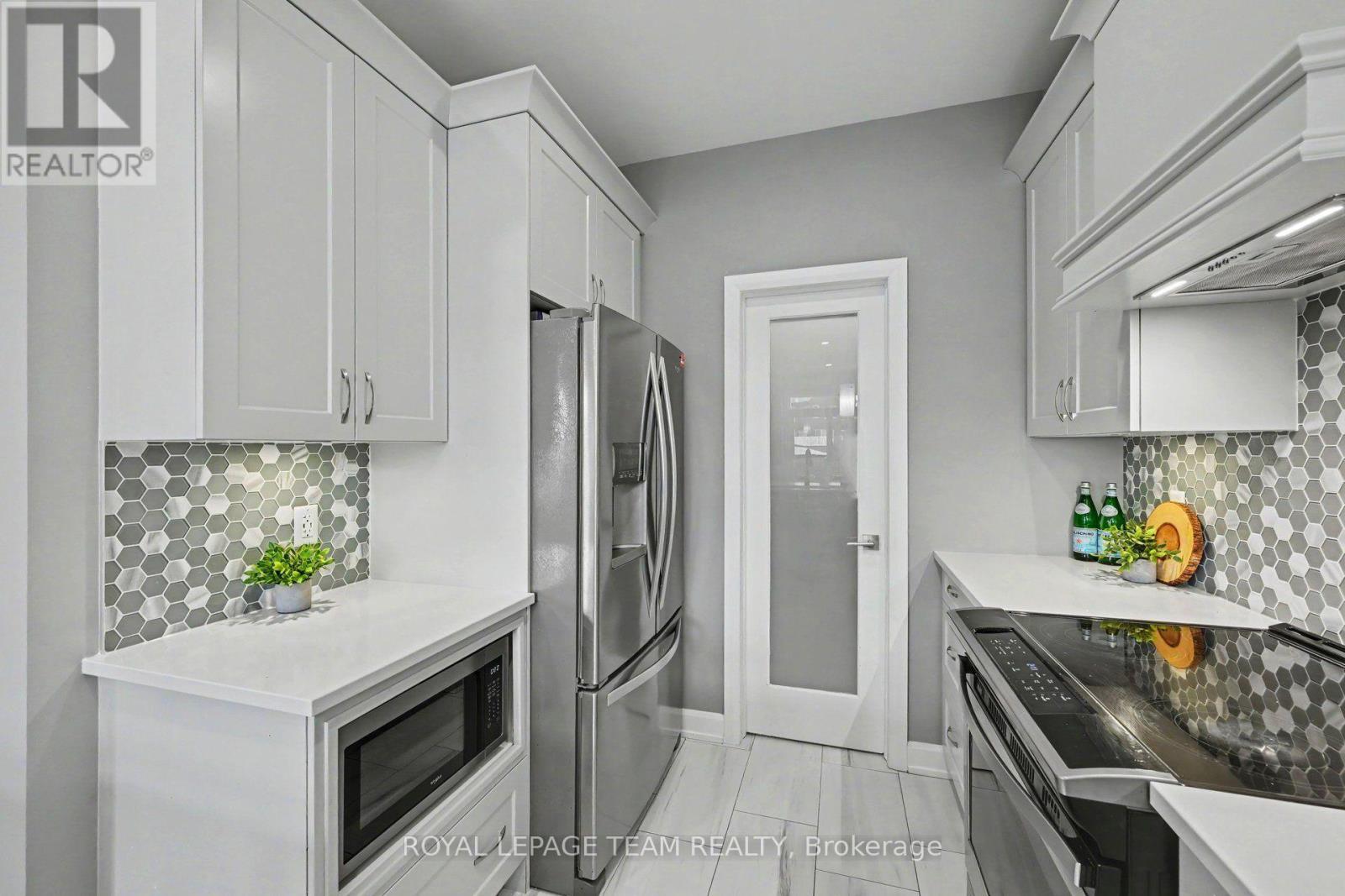 












14 BERRYMAN STREET

,
Carleton Place,




Ontario
K7C0H6

