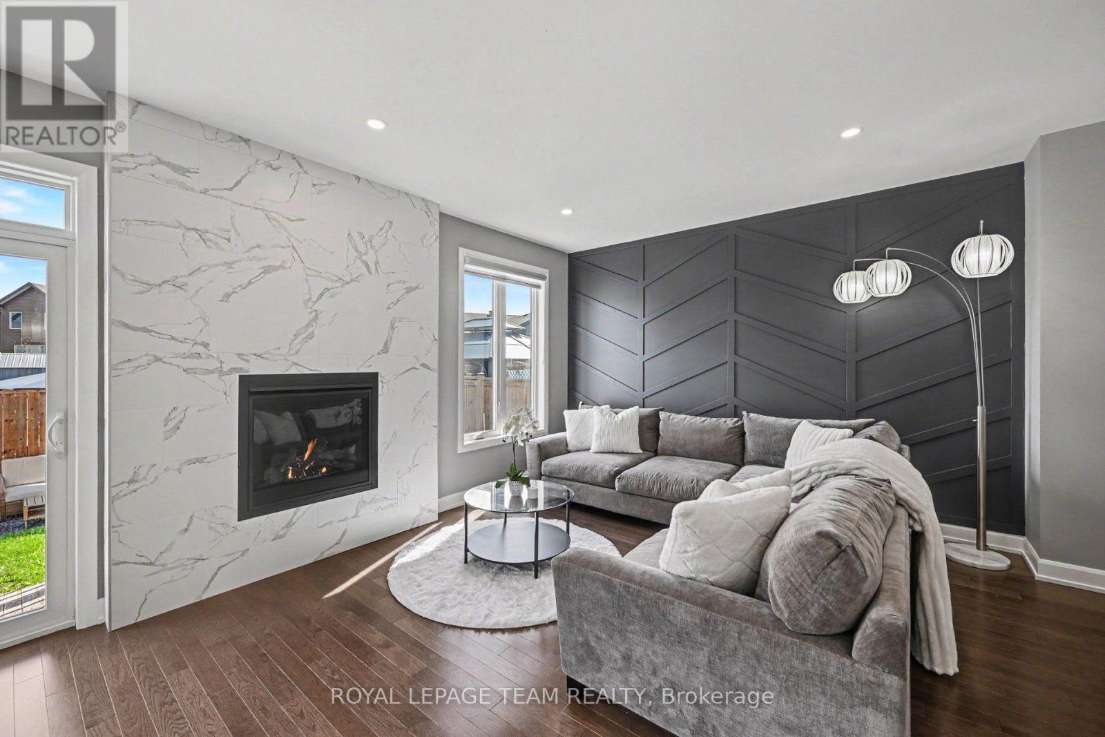 












14 BERRYMAN STREET

,
Carleton Place,




Ontario
K7C0H6

