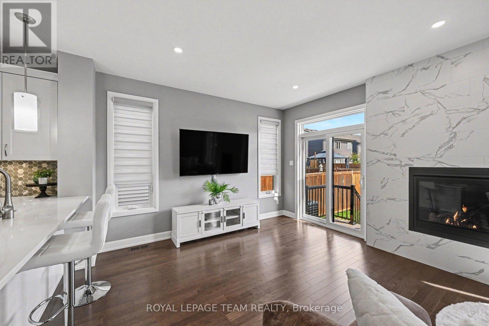 












14 BERRYMAN STREET

,
Carleton Place,




Ontario
K7C0H6


