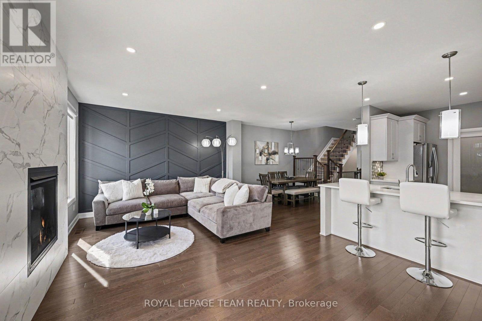 












14 BERRYMAN STREET

,
Carleton Place,




Ontario
K7C0H6

