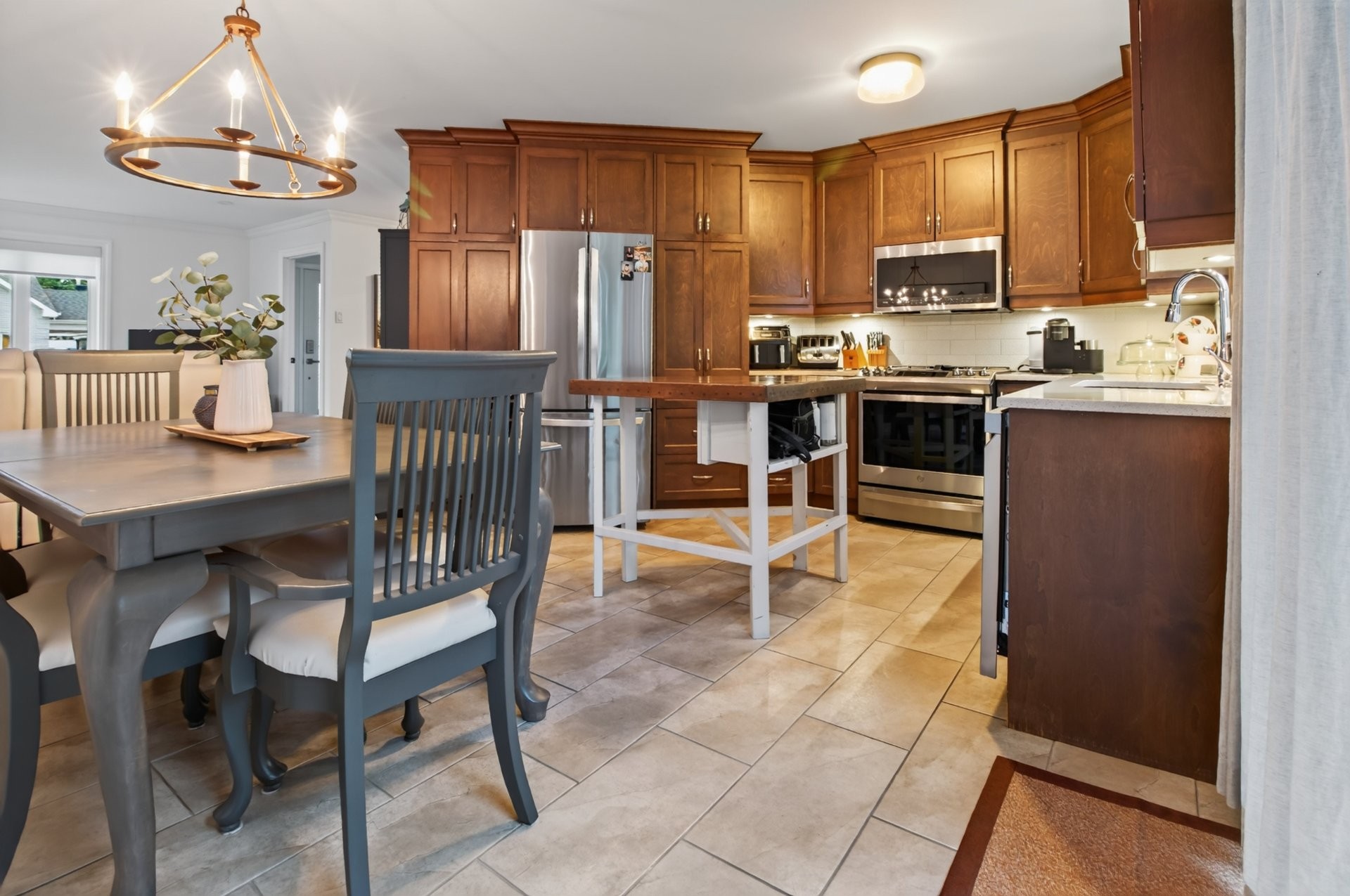 









1152


Rue Frontenac

,
Trois-Rivières,




QC
G8V1R2


