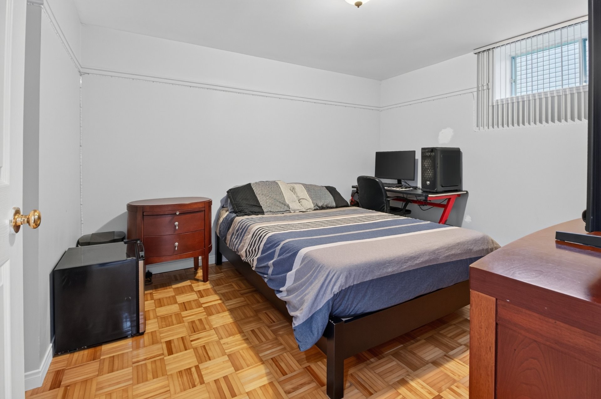 









1152


Rue Frontenac

,
Trois-Rivières,




QC
G8V1R2

