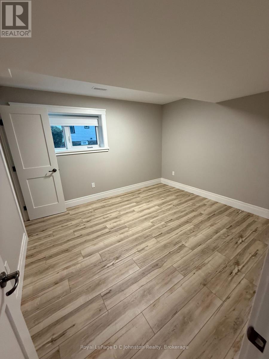 












2 - 365 SPENCE STREET

,
Saugeen Shores,




Ontario
N0H2L0

