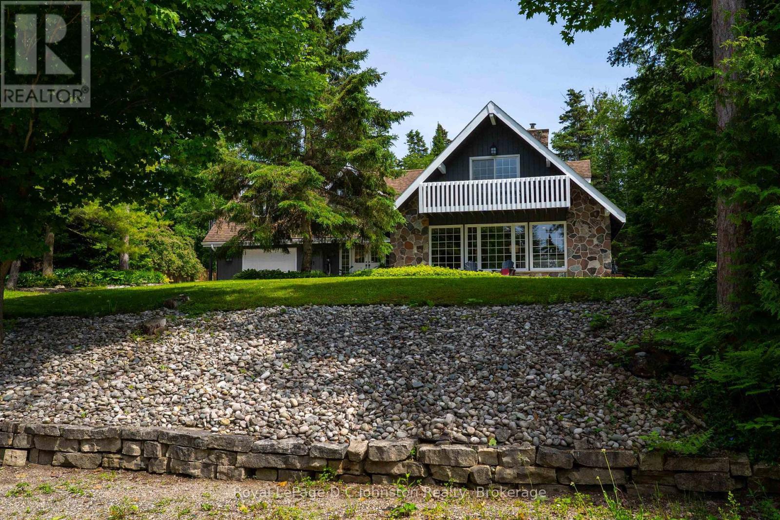 












471 ECKFORD AVENUE

,
Saugeen Shores,




Ontario
N0H2L0

