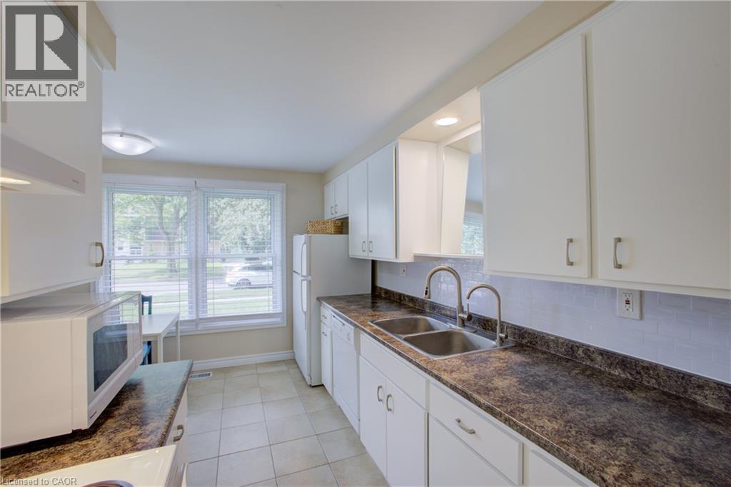 












426A DUNVEGAN Drive

,
Waterloo,




Ontario
N2K2C7

