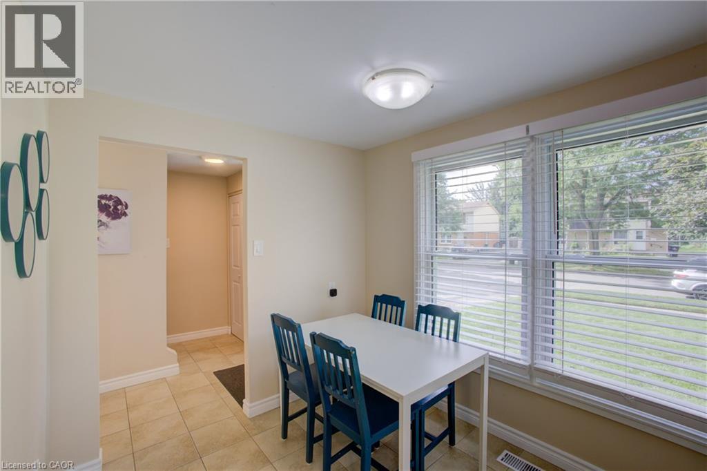 












426A DUNVEGAN Drive

,
Waterloo,




Ontario
N2K2C7

