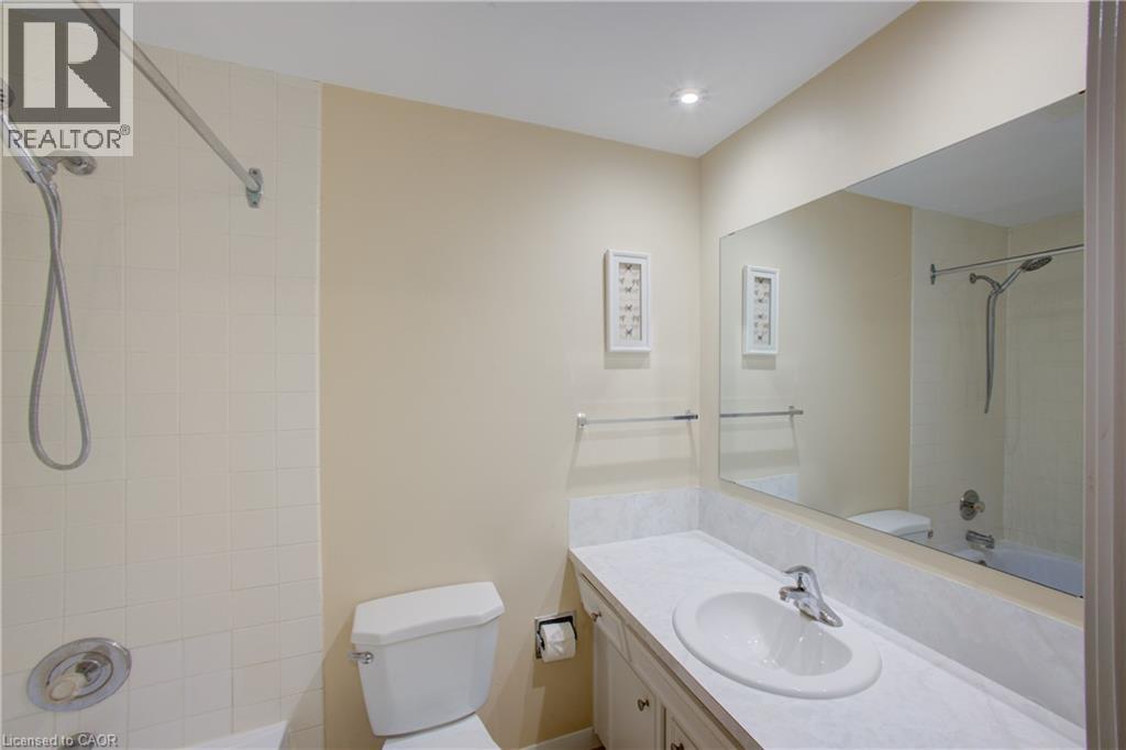 












426A DUNVEGAN Drive

,
Waterloo,




Ontario
N2K2C7

