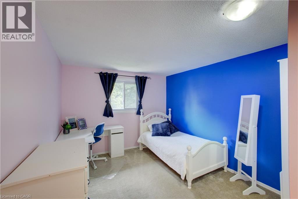 












426A DUNVEGAN Drive

,
Waterloo,




Ontario
N2K2C7

