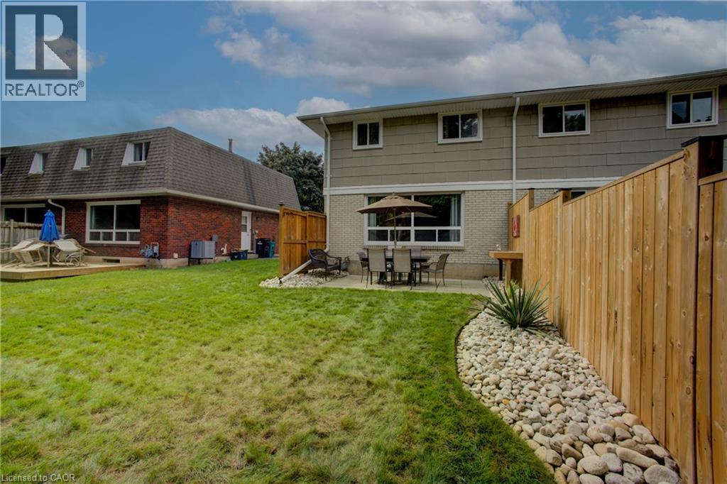 












426A DUNVEGAN Drive

,
Waterloo,




Ontario
N2K2C7

